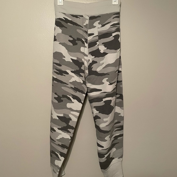 NWT Aerie Camo Joggers - Picture 4 of 4
